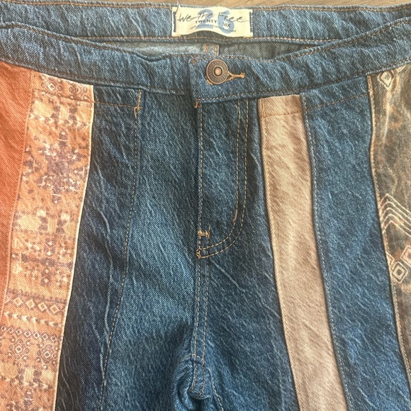 Free People we the free low rise flare “Serena”jeans! Size 26 EUC - Picture 4 of 11